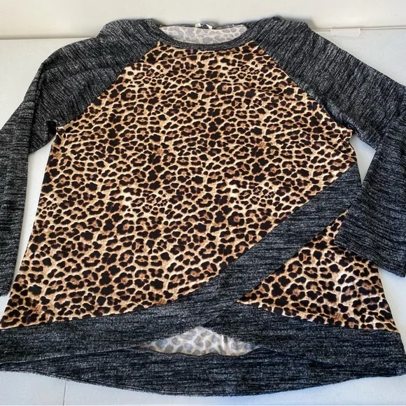 Egy Super Soft Womens Leopard Print Crew neck Jersey Sweater size 1XL - Picture 9 of 9